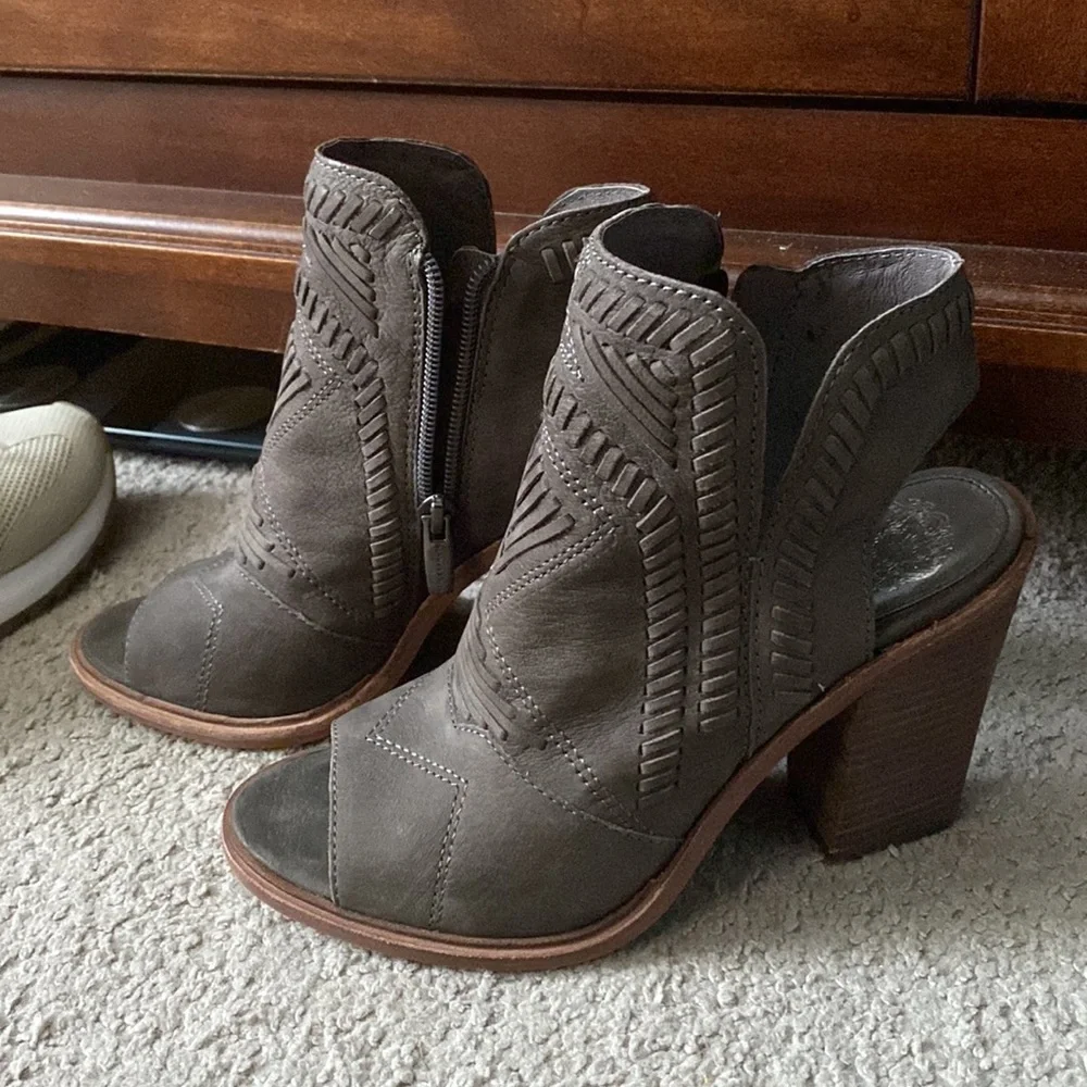 Heels - Picture 2 of 4